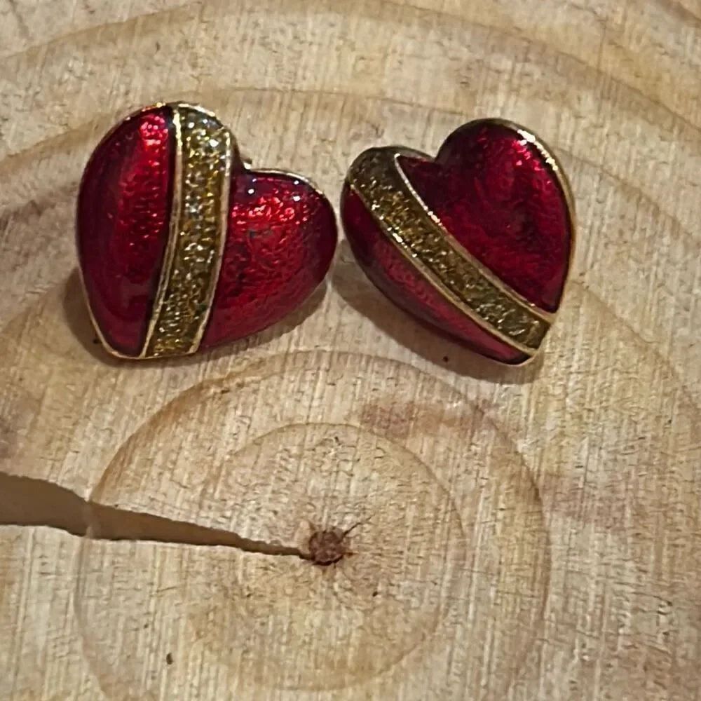 Royal Vintage heart enamel gold crystal rhinestone earrings. Costume jewelry. Va